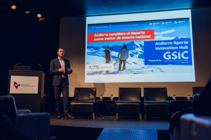 Galabert durant la seva intervenció.